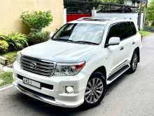 Toyota Land Cruiser Sahara V8 2011 SUV