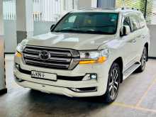 Toyota Land Cruiser Sahara V8 URJ202 ZX Highest Spec 2011 SUV