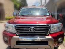Toyota Land Cruiser Sahara V8 VX 2011 SUV