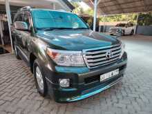 Toyota Land Cruiser V8 2011 SUV