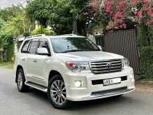 Toyota Land Cruiser Sahara V8 2012 SUV