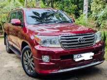 Toyota Land Cruiser V8 2012 SUV