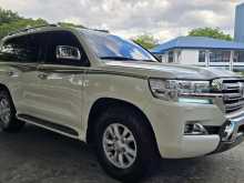 Toyota LAND CRUISER V8 2013 SUV