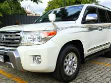 Toyota Land Cruiser VX V8 2013 SUV