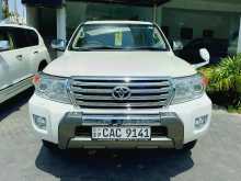 Toyota Land Cruiser Sahara V8 2013 SUV