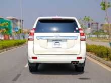 https://riyasewana.com/uploads/toyota-land-cruiser-2015-211290312744.jpg