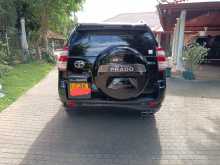 https://riyasewana.com/uploads/toyota-land-cruiser-2015-2810022412742.jpg