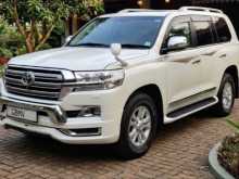 Toyota Land Cruiser V8 VDJ 200 2015 SUV