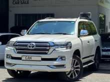 Toyota Land Cruiser Sahara VX V8 2015 SUV
