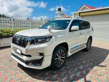 https://riyasewana.com/uploads/toyota-land-cruiser-2015-414522112822.jpg