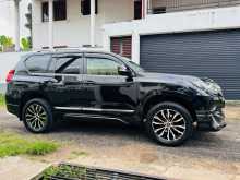 https://riyasewana.com/uploads/toyota-land-cruiser-2015-814354512804.jpg