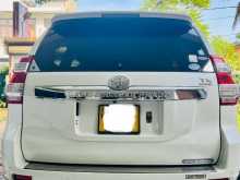 https://riyasewana.com/uploads/toyota-land-cruiser-2015-916354212974.jpg
