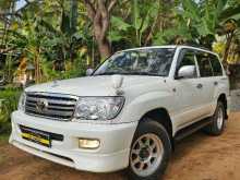 Toyota Land Cruiser 2000 SUV