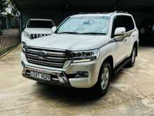 Toyota LAND CRUISER SAHARA V8 2016 SUV