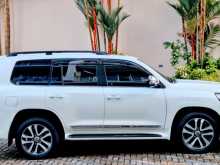 https://riyasewana.com/uploads/toyota-land-cruiser-2016-418283212222.jpg