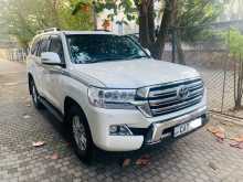 Toyota Land Cruiser Sahara V8 2016 SUV