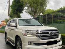 Toyota Land Cruiser Sahara V8 2017 SUV