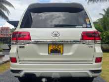 https://riyasewana.com/uploads/toyota-land-cruiser-2017-1921205712222.jpg