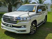 Toyota Land Cruiser V8 2017 SUV