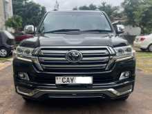 Toyota Land Cruiser V8 Sahara Highest Spec 2017 SUV