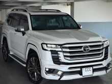 Toyota Land Cruiser LC300 70th Anniversary 2023 SUV