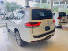 https://riyasewana.com/uploads/toyota-land-cruiser-2024-1917102912584.jpg