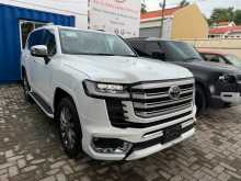 Toyota Land Cruiser LC300 2025 SUV