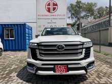 Toyota Land Cruiser LC300 2025 SUV