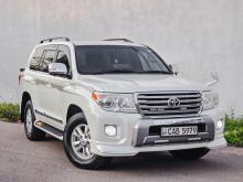 Toyota Land Cruiser Sahara V8 2013 SUV