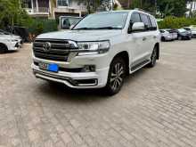 Toyota Land Cruiser Sahara V8 2012 SUV