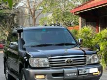 Toyota Land Cruiser Sahara 100 2000 SUV