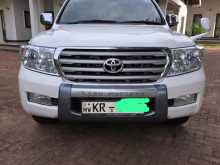 Toyota LAND CRUISER V8 2011 SUV