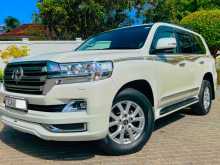 Toyota Land Cruiser Sahara V8 2016 SUV