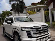 Toyota Land Cruiser LC300 V6 ZX 2025 SUV