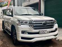 Toyota Land Cruiser Sahara ZX V8 2015 SUV