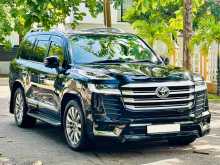 Toyota Land Cruiser Sahara V8 202 ZX Upgraded To LC300 2015 SUV