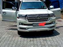 Toyota Land Cruiser Sahara V8 2014 SUV