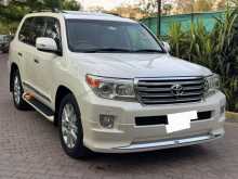 Toyota Land Cruiser ZX V8 2014 SUV