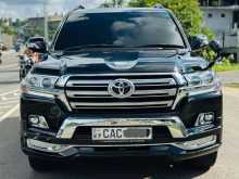 Toyota Land Cruiser Sahara V8 2011 SUV