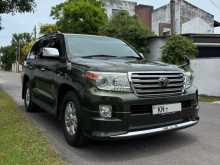 Toyota Land Cruiser V8 2011 SUV
