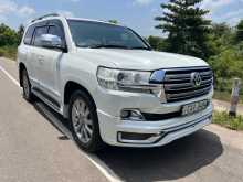 Toyota Land Cruiser V8 2013 SUV