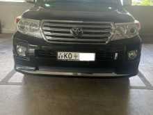 Toyota Land Cruiser V8 2010 SUV