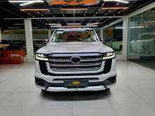 Toyota Land Cruiser Sahara LC300 V6 BRAND NEW 2024 SUV
