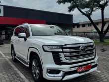 Toyota Land Cruiser 2023 SUV