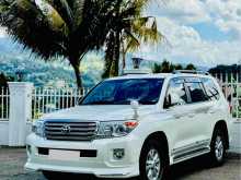 Toyota Land Cruiser V8 VX 2013 SUV