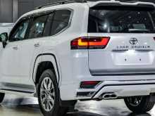 Toyota Land Cruiser V8 2024 SUV