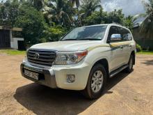 Toyota Land Cruiser V8 2013 SUV