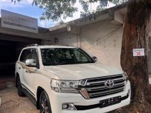 Toyota Land Cruiser Sahara V8 2013 SUV