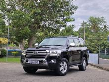 Toyota Land Cruiser Sahara V8 2016 SUV