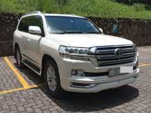 Toyota Land Cruiser V8 2017 SUV